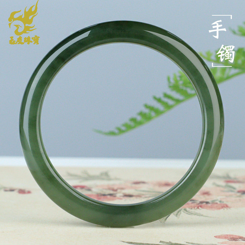和田玉手镯女款玉镯子