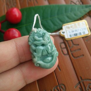 71330假一赔三缅甸玉天然A货翡翠玉 儿童款生肖兔小吊坠 实物拍图