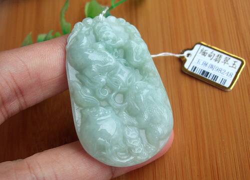 天然a货翡翠金蟾吊坠缅甸玉送证