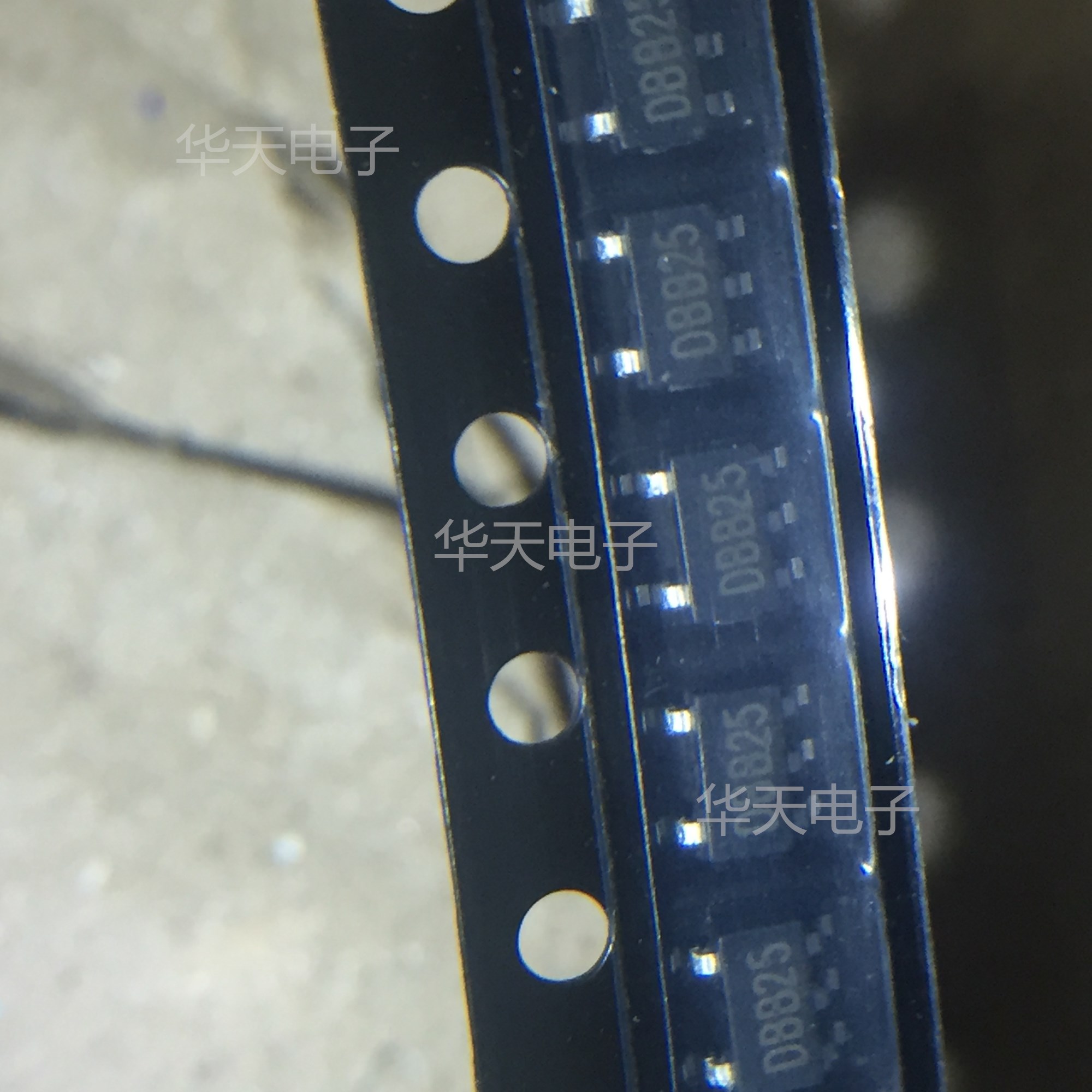 FS3303-1V2原装正品SOT23-5丝印DB825  包邮