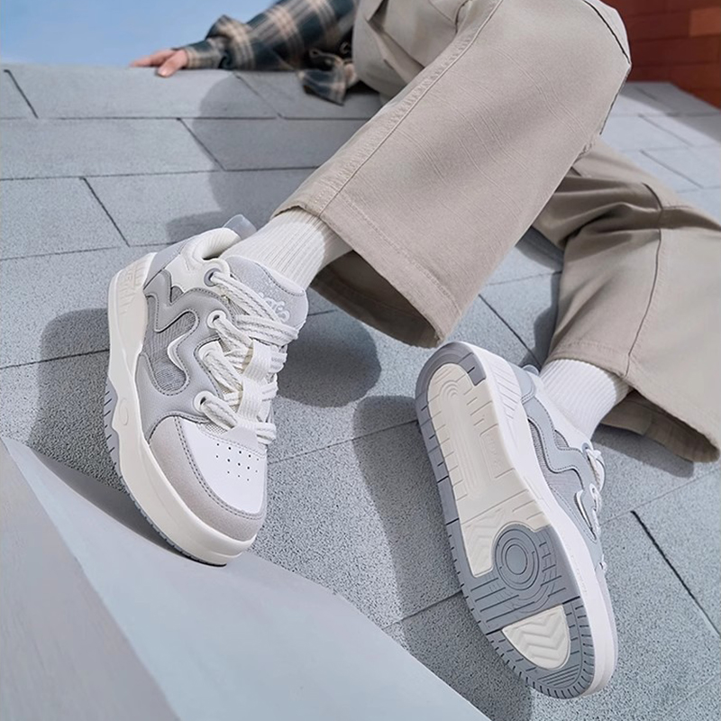 正品特步云朵鞋2025新款女鞋厚底增高时尚板鞋潮流百搭运动休闲鞋