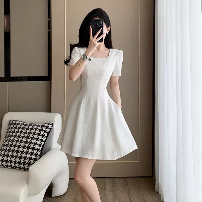 法式极简风白色A字连衣裙女夏短袖修身小个子高端气质礼服裙