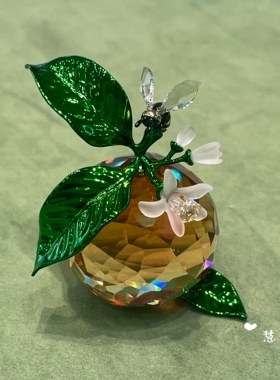 代购SWAROVSKI施华洛世奇 桔与蜜蜂 5692899水晶摆件