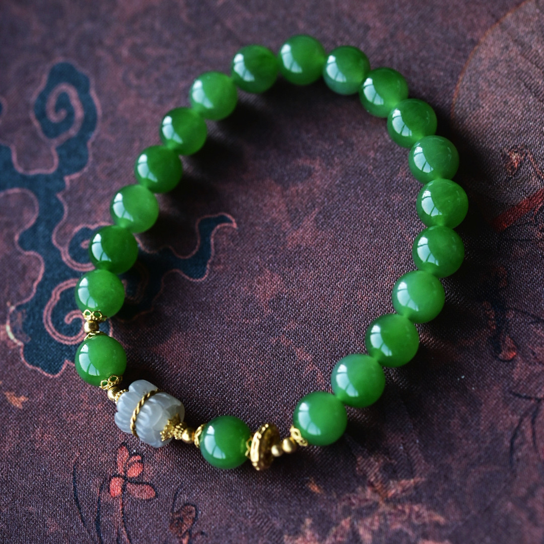 一斤钻戒 天然和田碧玉手链 色阳够润 18K金烟紫莲花珠点缀 显白