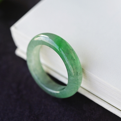 一斤钻戒 天然缅甸A货翡翠手串吊坠 冰底飘绿翡翠戒指 圈号19