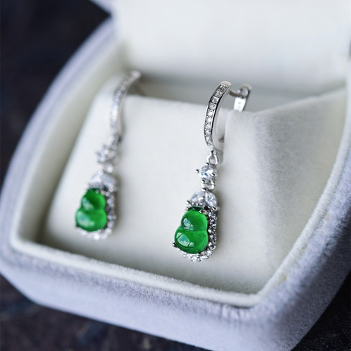 一斤钻戒天然A货翡翠耳环