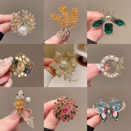 新款合金胸针高级感小众女批货批发高档别针大衣西装高端百搭胸花