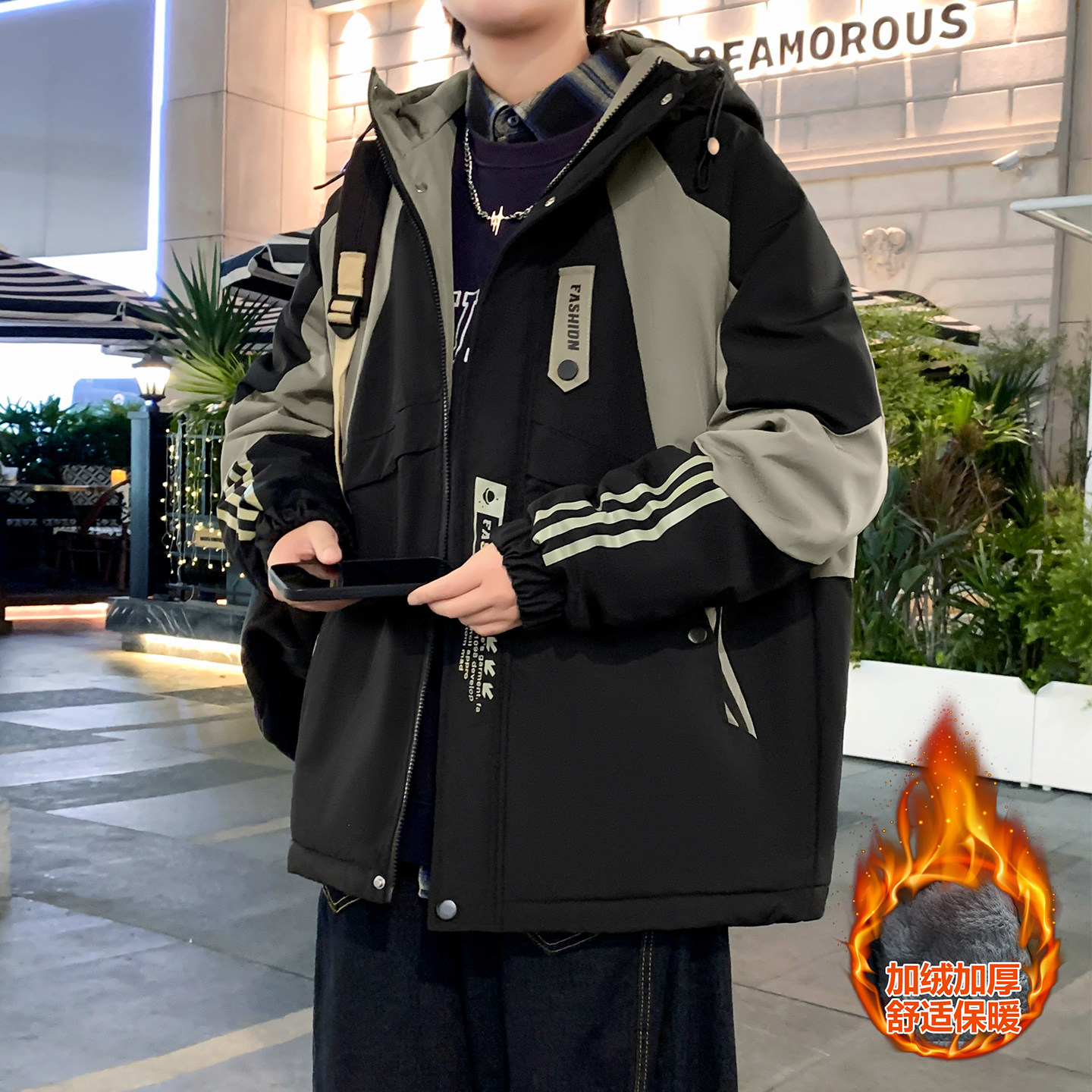 青少年秋冬季新款加绒外套男孩初中学生帅气加厚男装士冲锋衣潮