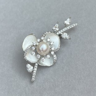 天然白色AK珍珠胸针胸花9mm一枝梅花腊梅 镜面极亮纯白全无瑕