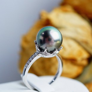 18K 镜面极亮正圆全无瑕 孔雀绿 天然海水黑珍珠戒指10.8mm 皇冠