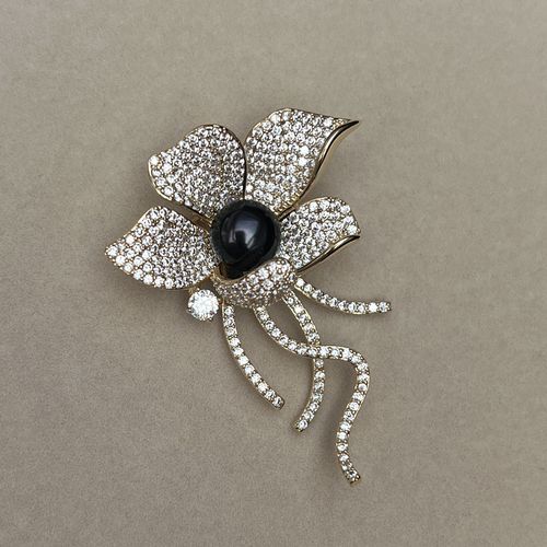立体精致 极亮无暇 淡水黑珍珠胸针胸花8.8mm 金色荷花飘带丝带