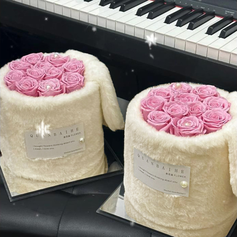 网红情人节毛绒兔子耳朵围边蛋糕装饰仿真玫瑰花女神生日烘焙配件