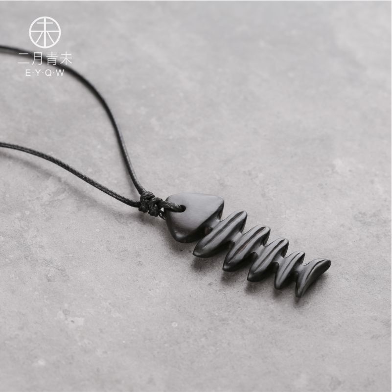 黑檀鱼骨咸鱼小众简约清新百搭时尚气质潮款男女森系文艺吊坠项链