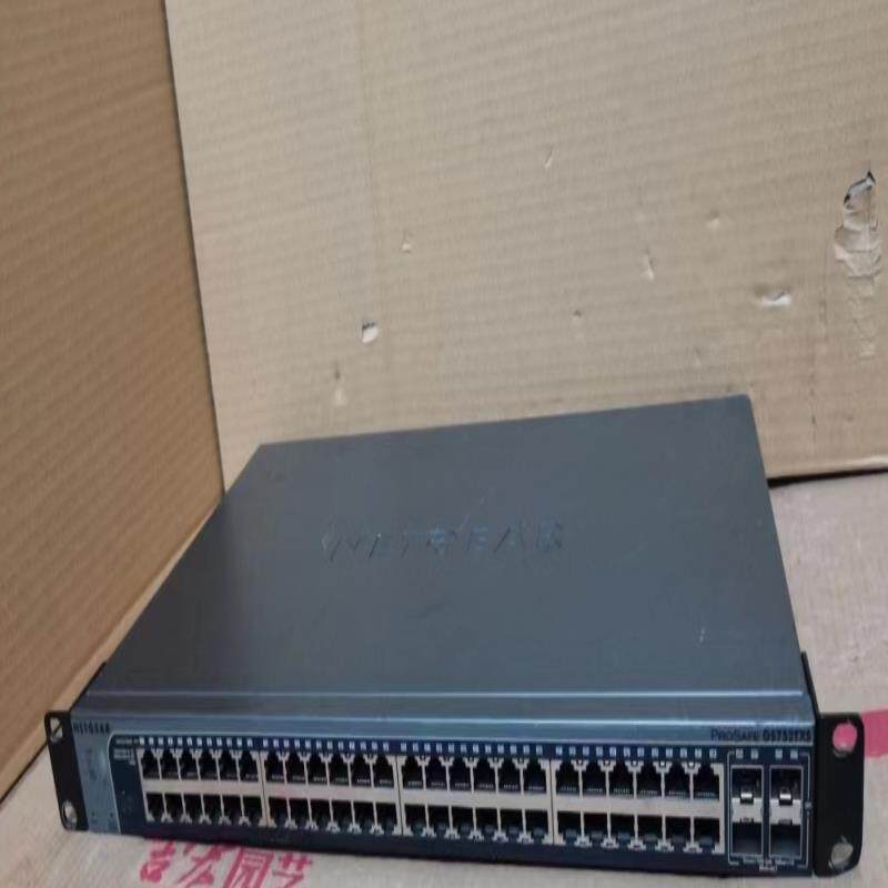 带万兆带堆叠网件GS752TXS交换机支持网页管理实物图