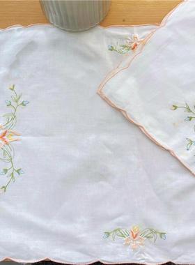 H313 手工彩绣餐盘垫一对 49×34cm 白色棉质