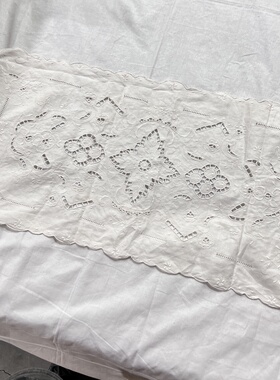 F205 白色纯棉手绣长方桌旗83x40cm