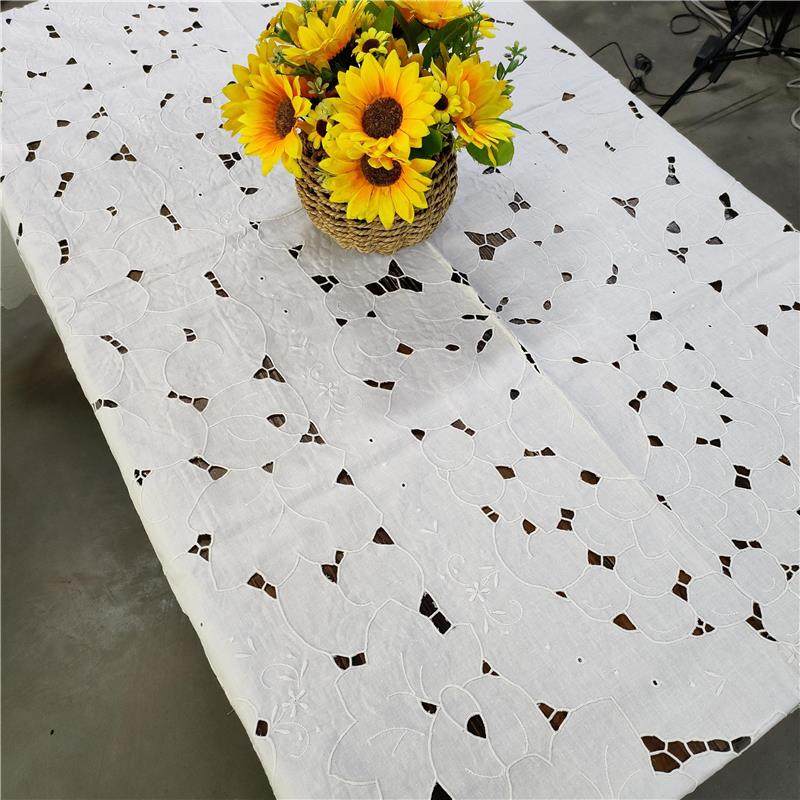 C110 手绣大花椭圆桌布 白色棉质 1.7×2.6m 有氧化