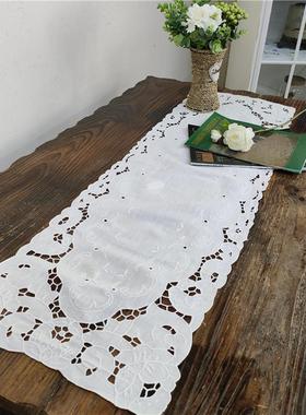 F201 亚麻镂空扣锁白色长桌旗105*33cm