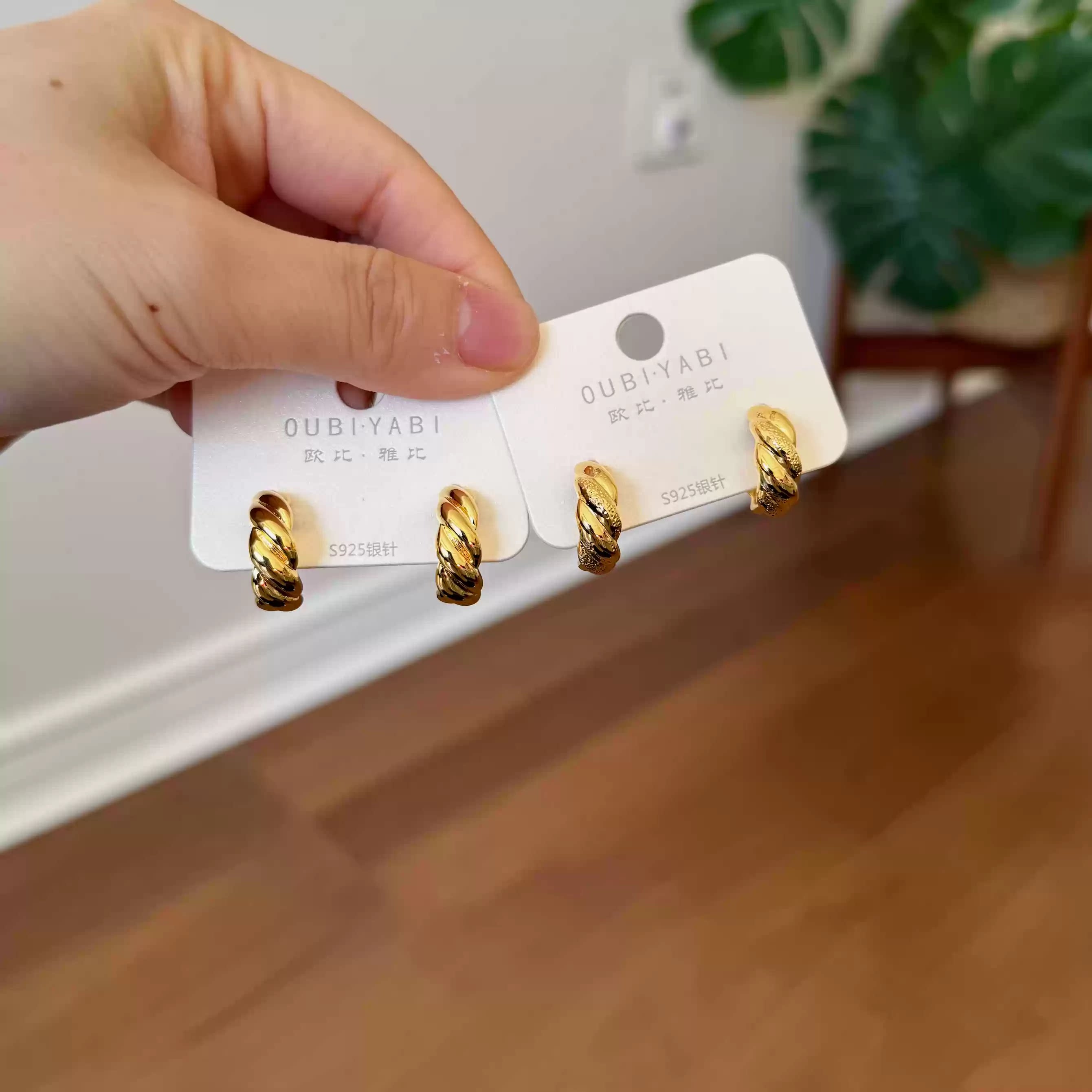 欧比雅比时尚高级感气质精致淑女甜美个性复古百搭麻花耳环51805