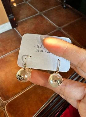 欧比雅比气质百搭高级感大牌风轻奢时尚轻奢蜜蜂星星耳环08233