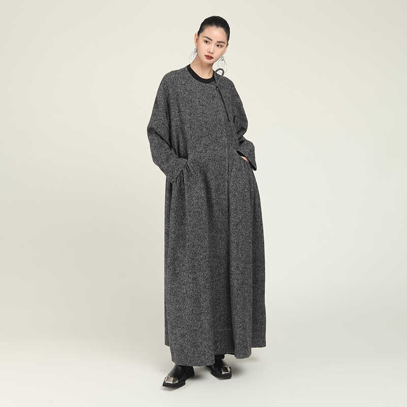 MIA HAN冬季新款宽松圆领气质设计感人字纹长款大摆羊毛毛呢大衣