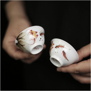 韩祠茗品｜手绘荷花鲤鱼工夫茶杯白瓷纯手工釉下彩品茗杯单杯单个