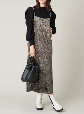 日单品牌秋冬新款时尚可调节拉链松紧金丝绒开叉外搭吊带裙24529