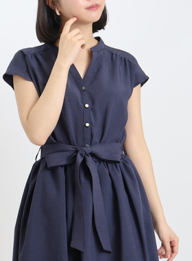 日单品牌春夏新款清新减龄V领系扣半松紧腰法式袖连衣裙31699