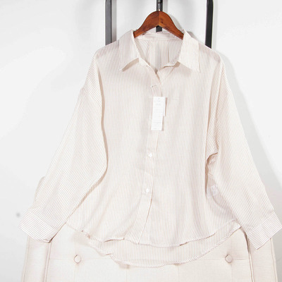 日单春夏轻盈条纹透视长袖衬衫