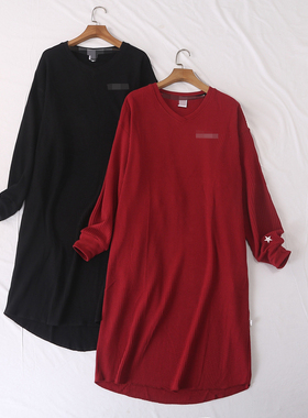 日单品牌春夏新款简约舒适休闲运动V领刺绣华夫格针织连衣裙25945