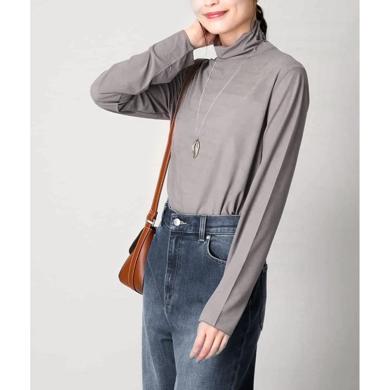 舒适木耳边高领薄长袖打底衫小衫