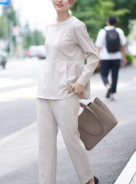 日单品牌秋季OL知性优雅v领珍珠装饰小衫+松紧腰小脚西装裤30629