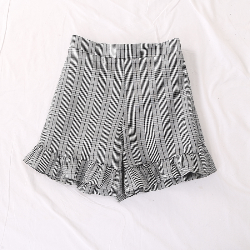 英伦风松紧腰格子木耳边装饰短裤