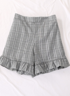 日单春夏新品时尚英伦风松紧腰格子印花裤木耳边装饰短裤女23882