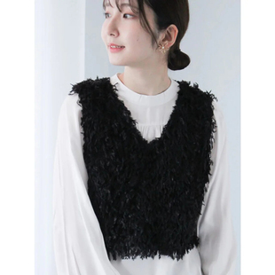 日单秋冬新款时尚仙气减龄甜美v领羽毛流苏外搭背心马甲女31875