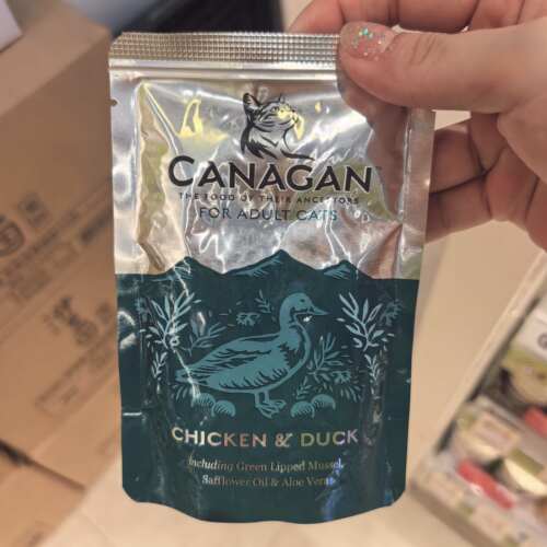 港购 英国原之选CANAGAN鸡肉三文鱼滋味包猫咪湿粮餐包85g