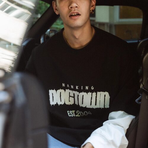 DOGTOWN胸前LOGO拼色拼接插肩袖假两件长袖TEE长袖T恤