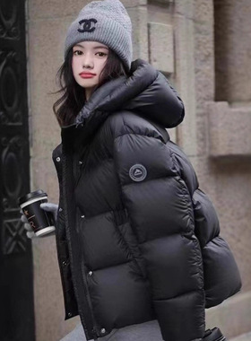羽绒服女高级感长短款2025时尚连帽加厚设计感袖标保暖情侣面包服