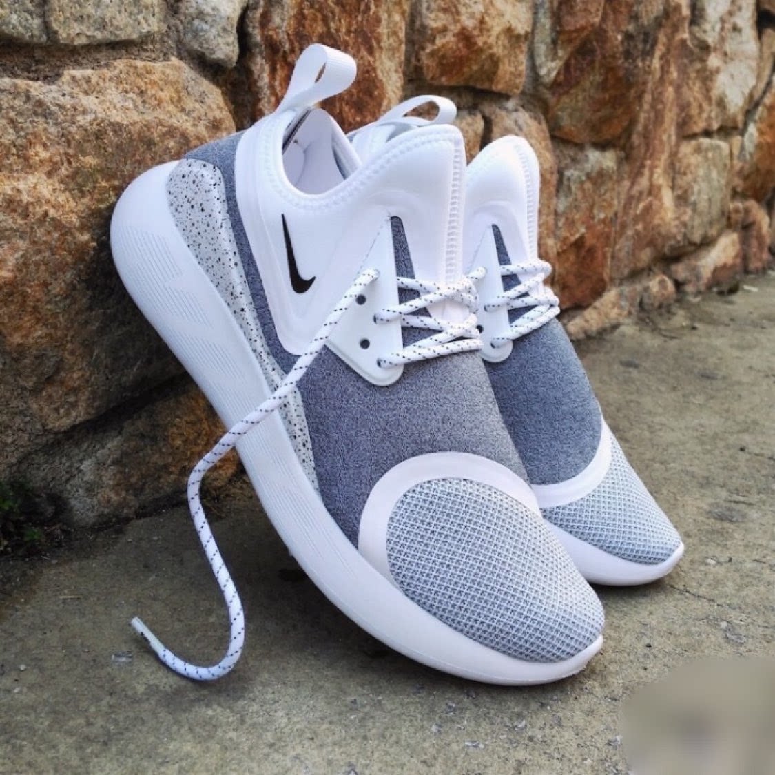 耐克NIKE LUNARCHARGE 女子露娜跑步鞋923620-001-100 923286-014