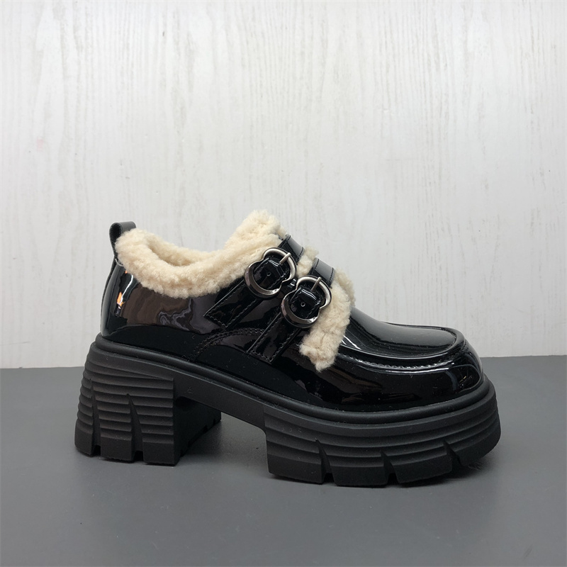 工厂断码女鞋冬季新款韩版时尚舒适圆头粗跟防水台漆皮保暖女棉鞋
