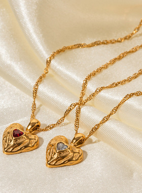 新款钛钢爱心锤纹镶锆石吊坠项链