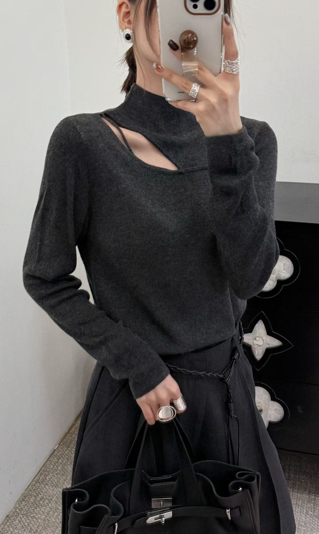 法式优雅露锁骨女人味半高领打底衫衫女秋冬款设计感小心机上衣