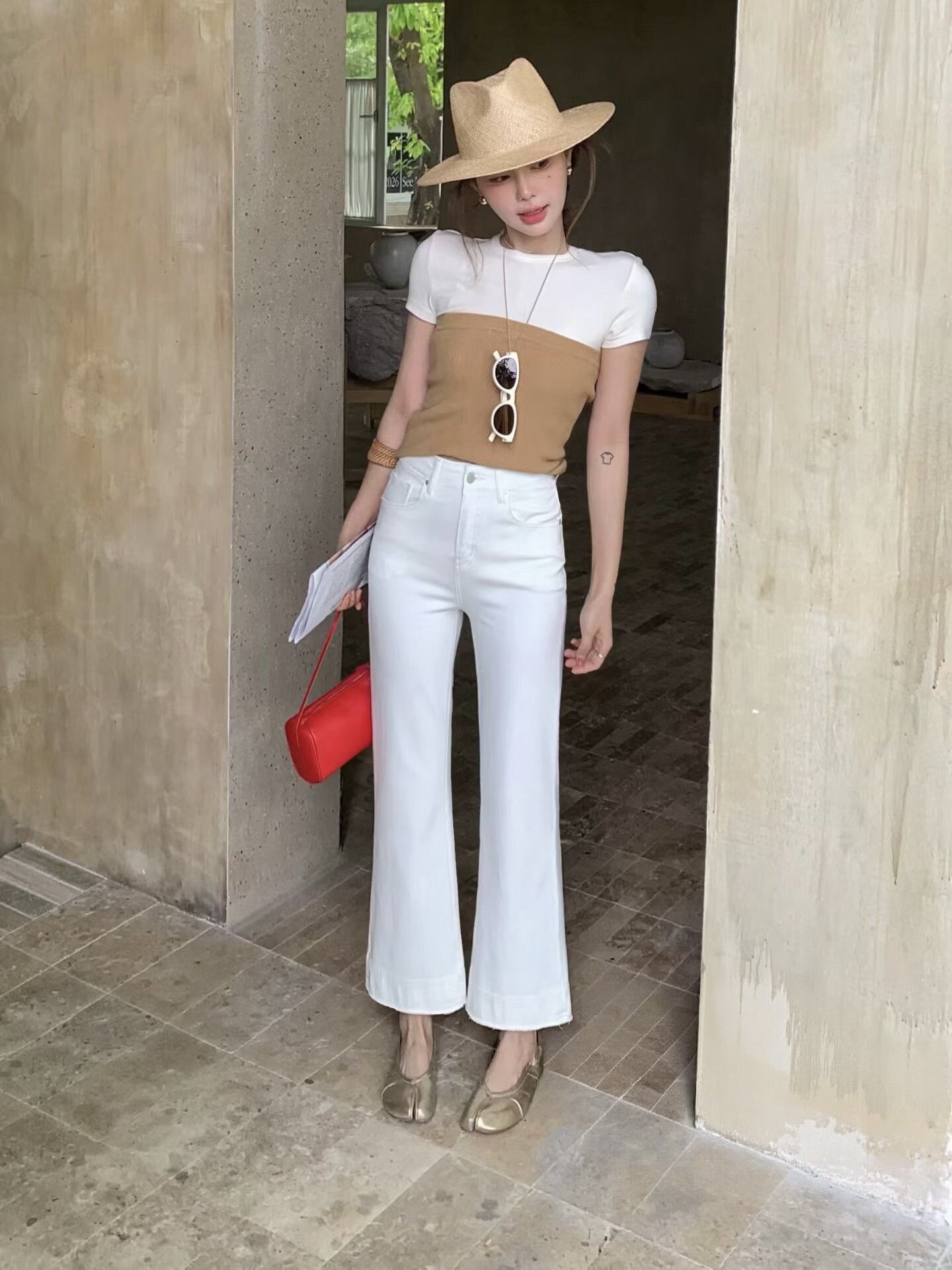 高级白色微喇牛仔裤女2026年新款高腰显瘦弹力修身九分百搭喇叭裤