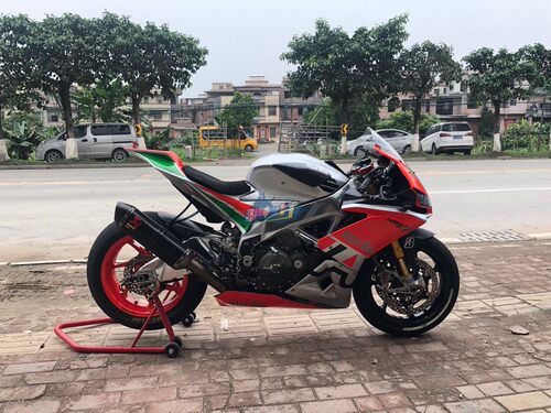 MOTOTRON改装RSV4升高后移脚踏