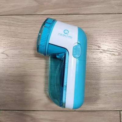使用需装一对5号电池，经久耐用
