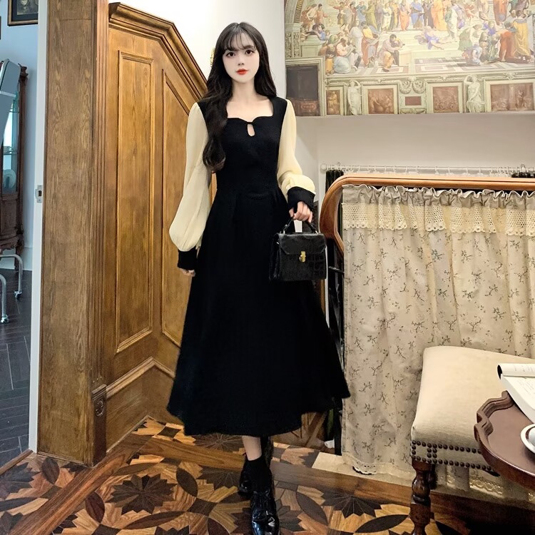 茶歇赫本风撞色灯笼袖方领连衣裙女春秋冬气质复古收腰a字长裙子