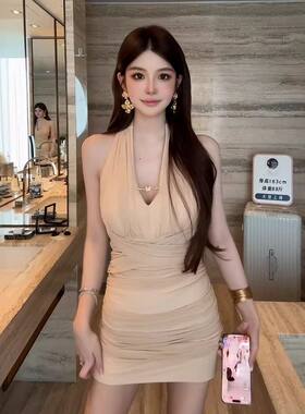 性感甜辣纯欲风V领挂脖连衣裙
