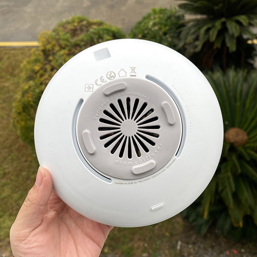 内置风扇USB款飞碟造型扩香器