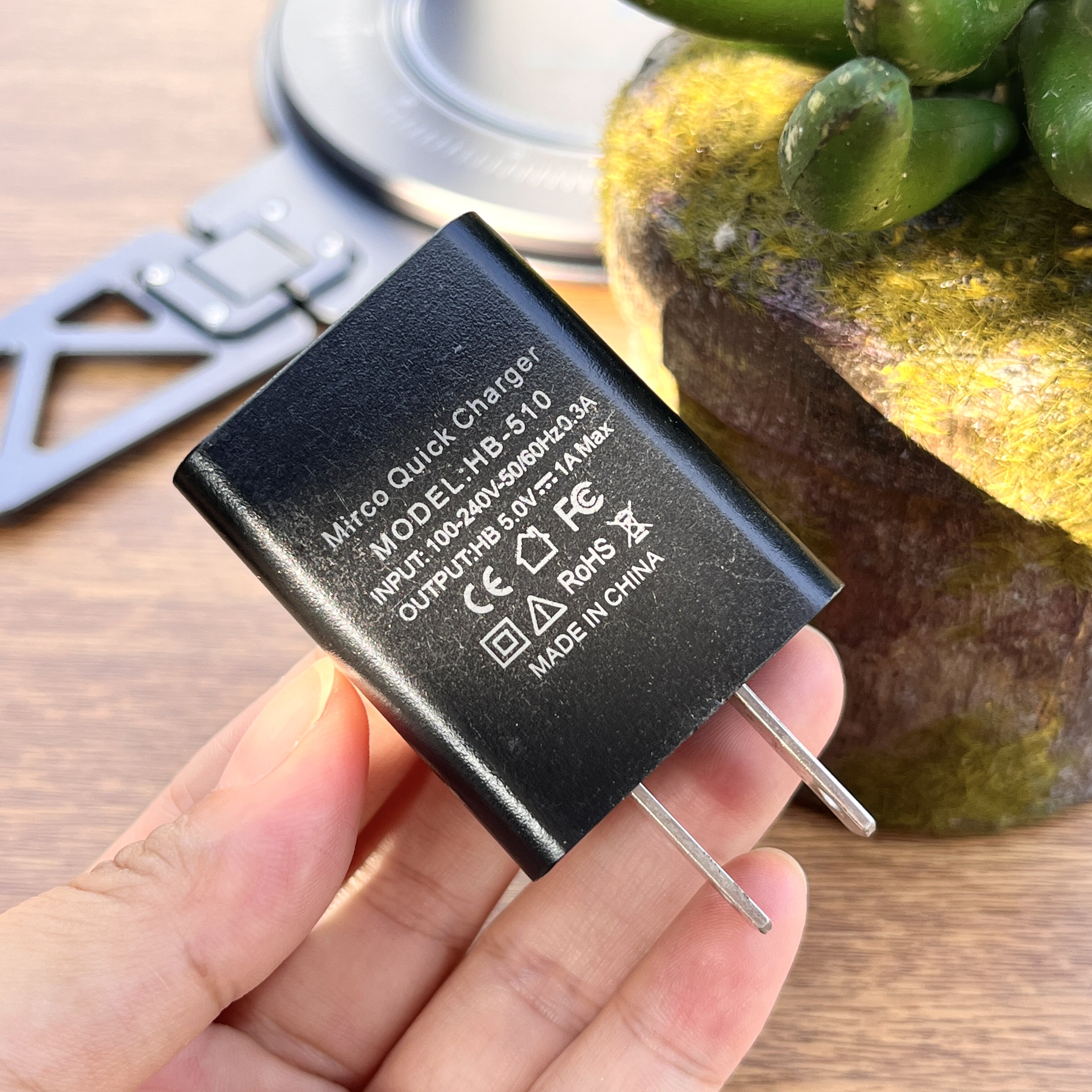 5v1a充电器小功率慢充头适用蓝牙耳机小风扇夜灯剃须刀电话手表安卓老人手机5W通用usb充电插头