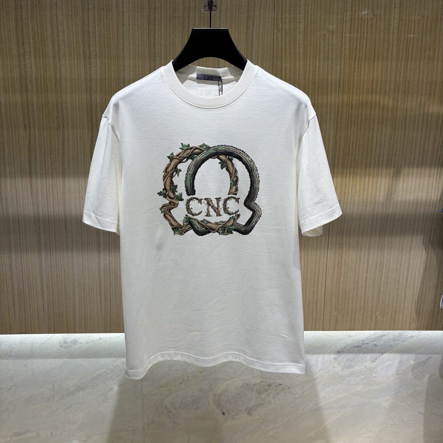 CNC男装 26春夏新款logo字母藤蔓图案印花男士圆领短袖T恤 262033